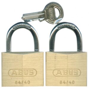 2 BRASS PADLOCKS 65 SIZE 35 MM CEM SHANK. H. 22 MM 3 KEYS. Discover premium plumbing and electrical supplies at Nigeria-Materiels.com. We are committed to delivering excellence in every product.