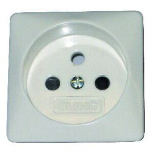 50X50 TRIM COVER FOR 2P+T 10-16 A/250V SOCKET WITH WHITE SHUTTER. Explore our range of electrical and industrial products at Nigeria-Materiels.com. We deliver excellence in every order.