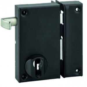 VERTICAL PE CYLINDER LOCK WITH PULL 75X130 MM - DTE. Get the best construction and hardware products at Nigeria-Materiels.com. We deliver quality and value.